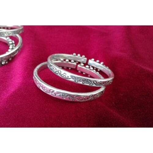 Guizhou Yunnan Ethnic Jewelry Miao Ethnic Jewelry Handmade Miao Silver Bracelet Fine handmade nail nail bracelet