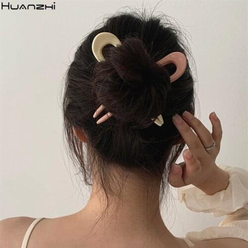 HUANZHI 2020 New Korean Elegance Vintage Multicolor Geometric U-shaped Acrylic Fork Hairpins Headwear Accessories for Women