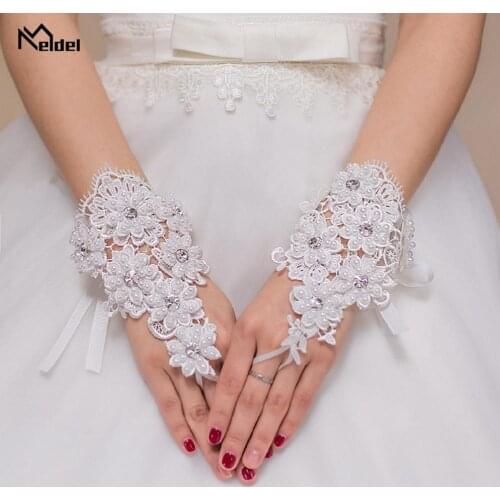 Fashion Stain Short White Bridal Gloves with Beadings Lace Fingerless Bridal Wedding Gloves