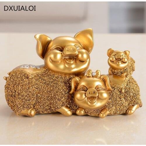 Nordic style Creative wine cabinet partition crafts happy pig ornaments wedding gift home decoration accessories for livingroom