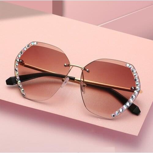 Luxury Brand Womens Sunglasses Rhinestones Lens Brown Eyewear 2020 New Designer Diamond Crystal Sun Glasses Female Gafas UV400