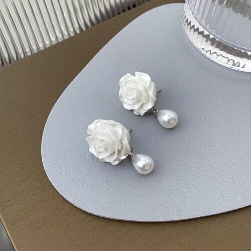 Graceful Fashion Creative Design Camellia Flower Earring White Color Stud Earrings For Women Party Jewelry Accessories