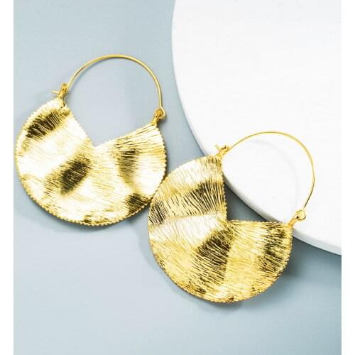 Free Shipping Drawbench Geometric Rugged Three Quarters Round Earrings for Women
