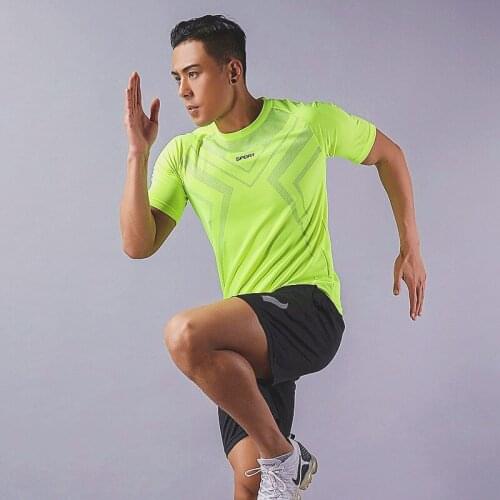 New Sports Short Sleeve set Mens Summer Quick Dry Running Fitness Suit Two Piece Loose Round Neck Shirt Breathable Capris