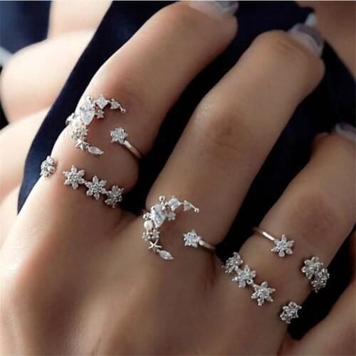 Pack of 5 personality creative knuckle rings with inlaid rhinestone stars and crescent design