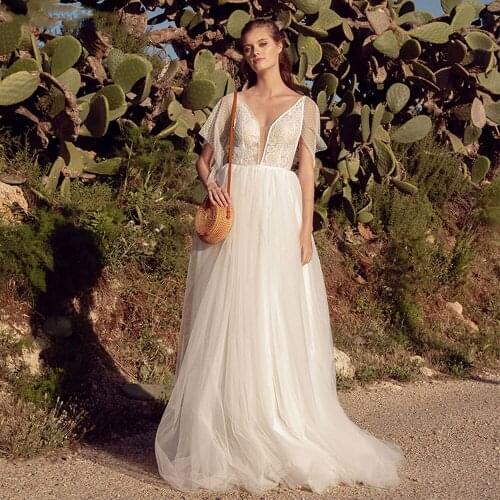 Boho Wedding Dresses Lace Appliques Polka Dots Tulle V-Neck Cap Sleeve Illusion Country Bridal Gowns Robes Mariage Custom Made