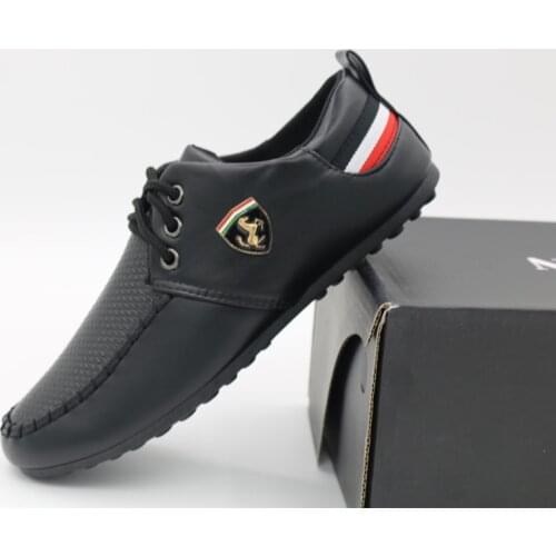 2021 Breathable Solid Color Slip Men Driving Shoes Spring And Autumn New Style Breathable Mens Peas Shoes the British Sneakers