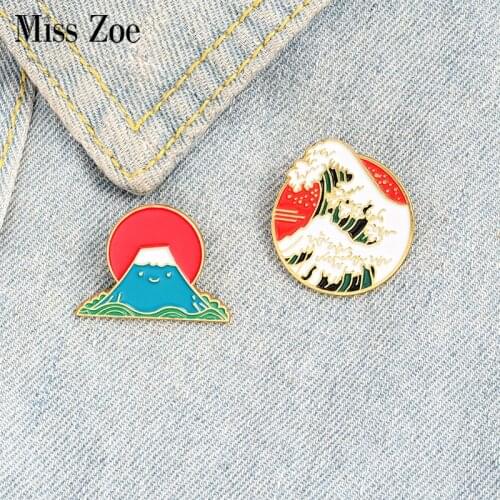 Japanese Style Enamel Pin Custom Ocean Wave Mount Fuji Brooch Badges Bag Shirt Lapel Pin Buckle Cartoon Jewelry Gift for Friends