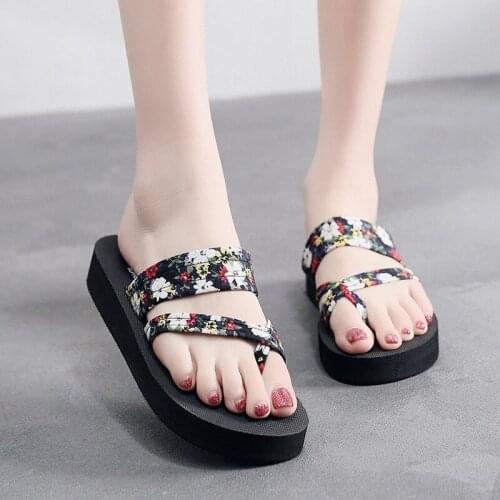 New Style Sandals and Slippers Summer Slope-heel Platform Sandals High-heeled Flip Flops Beach Shoes with Flowers