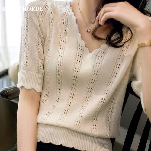 2021 Summer French Ladies Fashion New Bright Silk V-Neck Wild Sweet College Style Knitting Loose Bottoming Beautiful Top