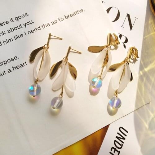 Metal Tassels Thread Line Glass Ball Bead Long Pearl Clips Earrings Without Piercing Women Resin Flower Petals Clip on Earrings