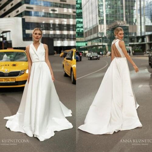 2021 Fashion Wedding Dresses V Neck Sleeveless Lace Satin Bridal Gowns Custom Made Hollow Back Sweep Train A-Line Wedding Dress