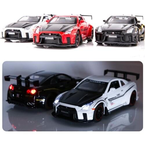 1:32 High simulation GTR R35 sports car racing alloy car sound and light pull back toy car model for children gifts