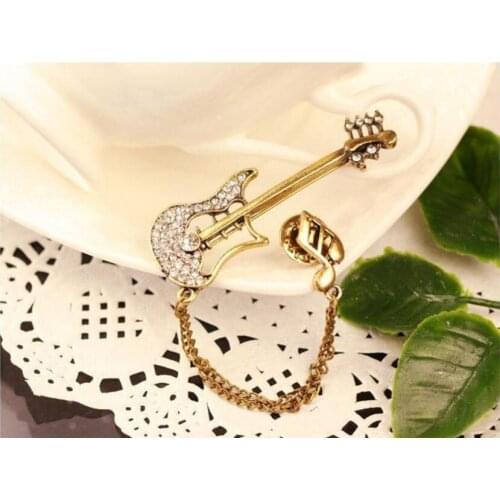Imitation pearl wings brooch creative Fashion Rhinestone Unicorn Brooch Crystal Pegasus Breast pin gold color Alloy Wing