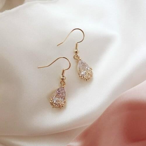 2019 New Arrival Crystal Classic White Water Drop Women Dangle Earrings Bohemian Womens Earrings In Jewelry