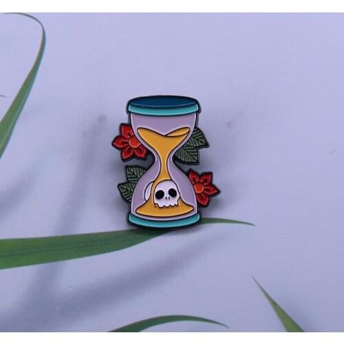 Life hourglass floral enamel pin As time goes by, people will eventually become a pile of bones