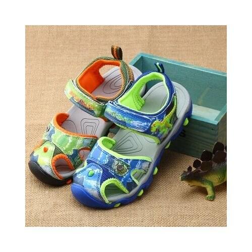 2018 Boys cartoon glowing sandals Boys sneakers kids shoes luminous tenis led infantil boys beach sandals 3D dinosaur sandals