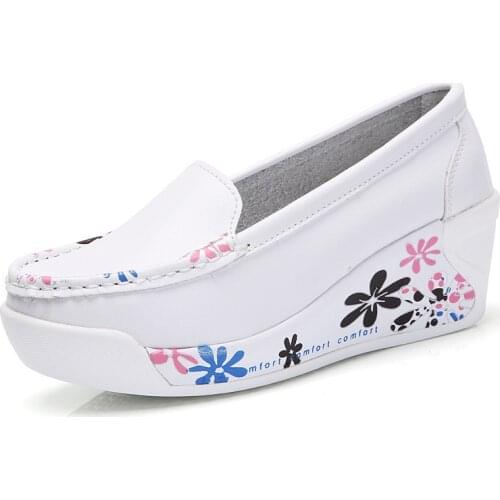 Women Walking Shoes Nurse Swing Work Single Shoes Ladies Wedge Leather Slip on Platform Loafers Plus Size Comfort Nursing Shoes