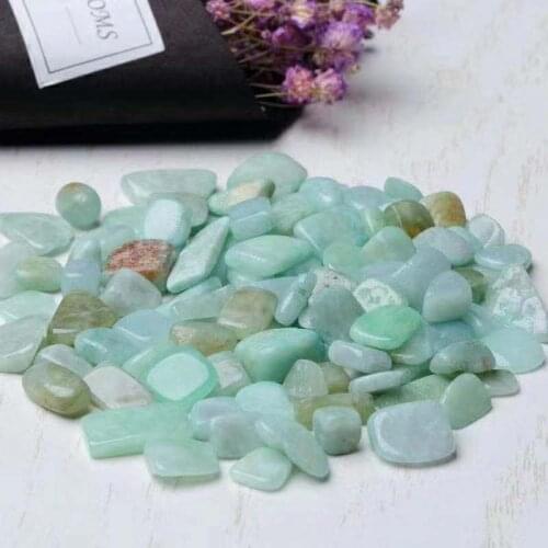 The natural emerald crystal mineral MacAdam is a beautiful healing product