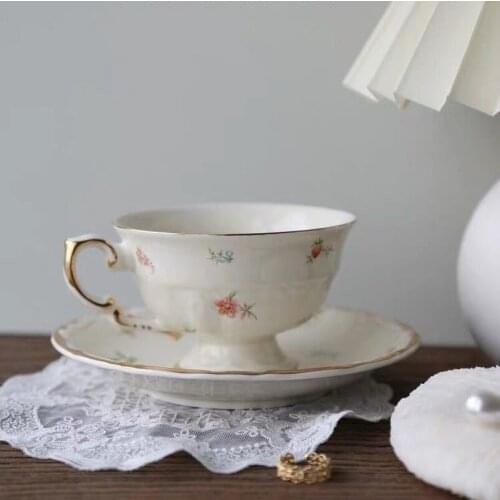 Coffee Cup Korean Retro Creamy Yellow Pastoral Floral Tracery Gold Ceramic English Afternoon Dessert Flower Tea Cup and Saucer
