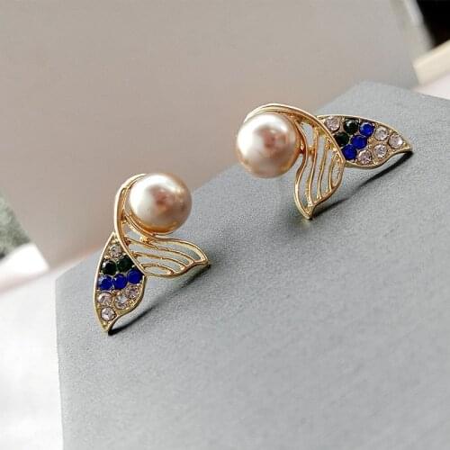 Sweet Girl Earrings Fashion Korean Version Of Pearl Crystal New Temperament Net Red Mermaid Simple And Small Female Earrings