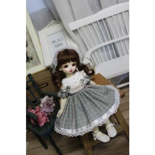 BJD Doll clothes suitable for 1-3 1-4 1-6 size fashionable dress gray dress with headdress doll accessories