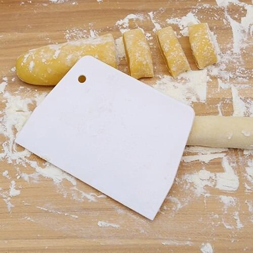 Popular Pastry Dough Scraper Cutter Plastic Baking Cake Decorating Kitchen Tool