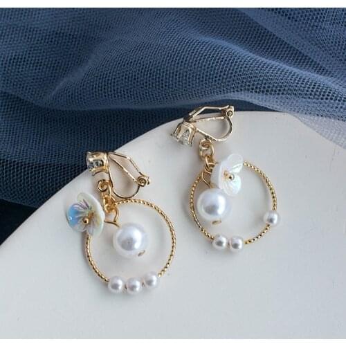 New Pear Flower Wind Chime Temperament White Flower Zircon Pearl Earrings Female Korea Quiet and Elegant Jewelry