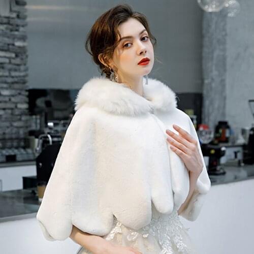 Women Wedding Bridal Cape Winter Warm Faux Fur Wrap Petal Wave Edge Short Cloak Lady Thick Party Cold-proof Wind-proof Shawl