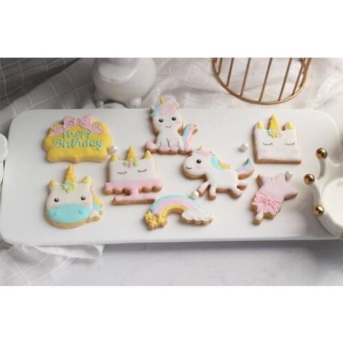 8Pcs/Set Creative Unicorn Cookie Cutter Fondant Chocolate Cake Embossing Stencil Mold DIY Biscuit Mold Baking Tool