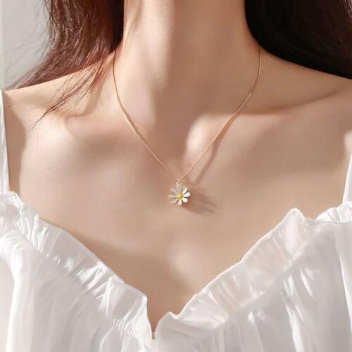 ModaOne Sweet Small Daisy Gold Color Handmade Clavicle Chain Necklace For Women Girls Luxury Simple Fashion Sweater Jewelry