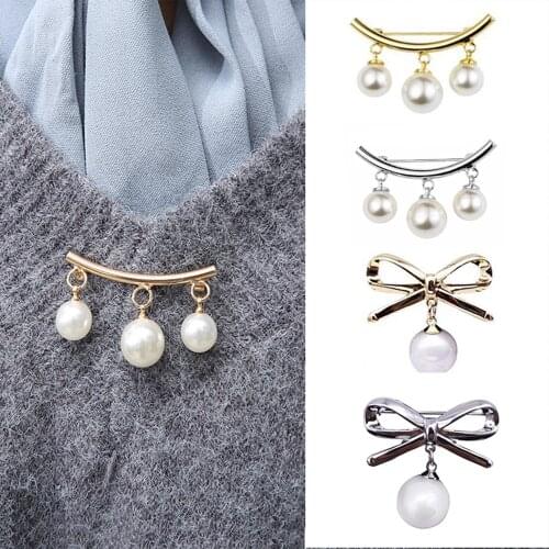 Women Pearl Brooches Simple Womens Accessories Sweater Cardigan Brooch Fixed Straps Anti Slip Pins Enamel Pin