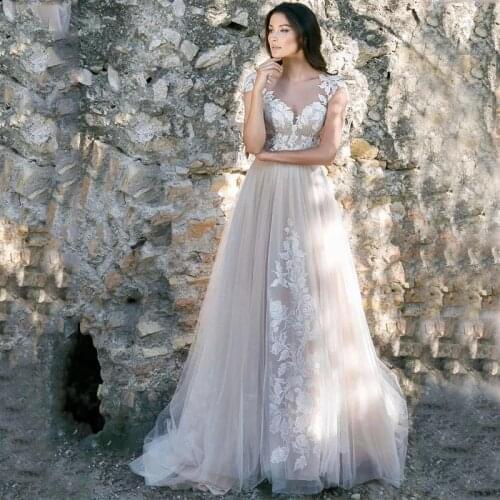 Light Gray Wedding Dresses Sheer Scoop neck Short Sleeve Lace Buttons Back LongTulle Wedding Bridal Gown 2021
