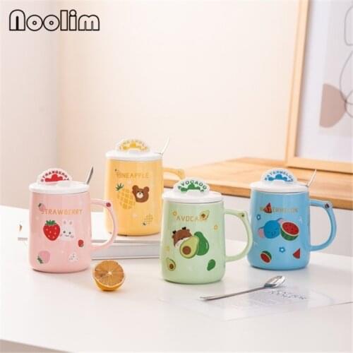 European Ceramic Cartoon Fruit Coffee Mug with Lid and Spoon Cute Mobile Phone Holder Office Tea Cup Milk Mug Drinkware 450ML