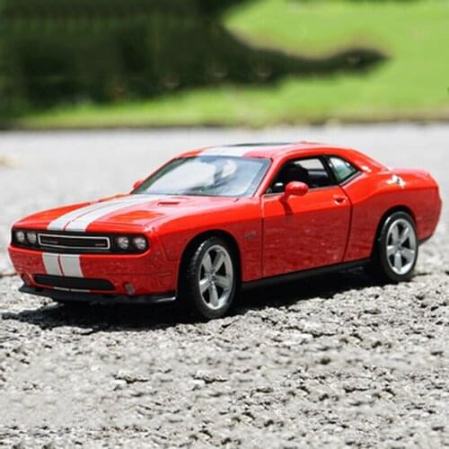WELLY 1:24 Dodge Challenger SRT Sports Car Simulation Alloy Car Model Diecast Metal Vehicle Decoration Collection Toy Boy Gift