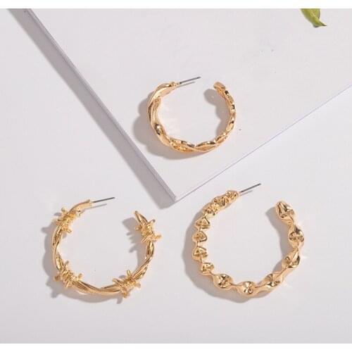 1Pair New Minimalist Geometric C-shaped Metal Earrings For Women Fashion Creative Twisted Wave Earrings Jewelry Gifts