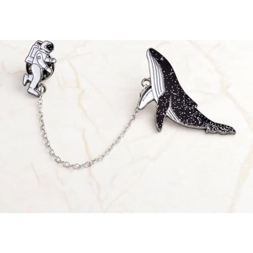 Astronaut Connect Big Whale Brooch Pins Metal Badges Gifts For Good-looking People And Animals Gifts For Friends