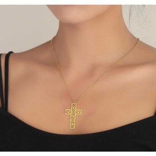 Stainless Steel Cutout Cross Necklaces for Girls Women Geometric Cross Pendant Dainty Amulet Jewelry For Mother Girlfriend