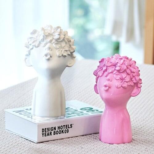 Nordic Resin Character Statue Crafts Decoration Simple Living Room Office Wine Cabinet Place Modern Home Decoration Accessories