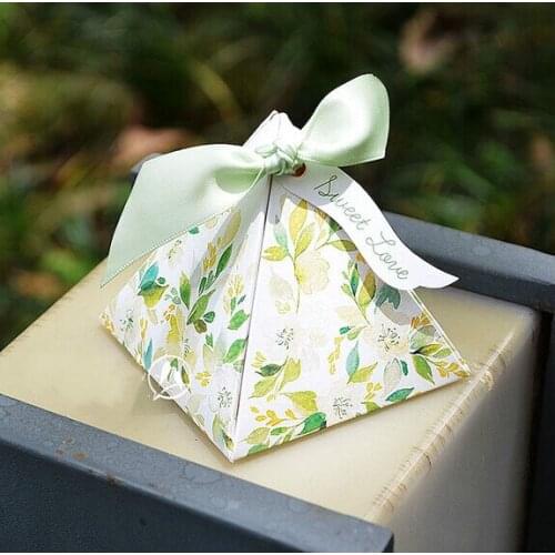 50pcs Green watercolors Creative Wedding Favors Flower Candy Boxes Beautiful two side print Triangular chocolate Box