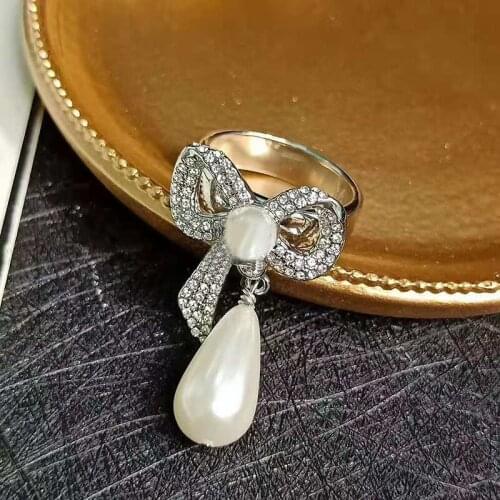 Brand Fashion Pearl Jewelry For Women Vintage Rings Drop Pearl Bowknot Ring Party Rings White Color Jewelry Steam Punk Rings