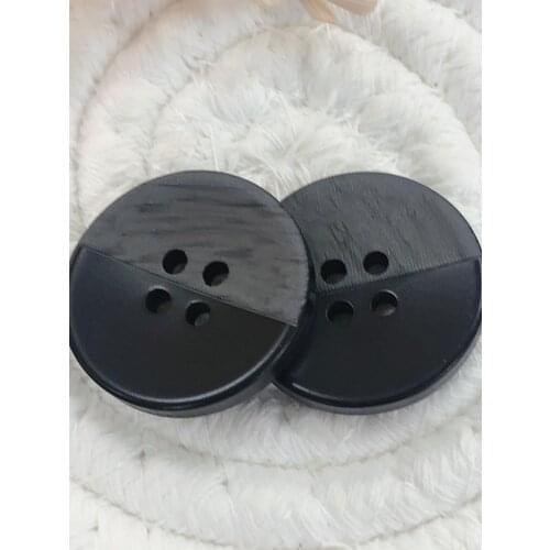 New 20pcs Resin 4 holes Buttons Sewing accessories Size Complete for clothing Decorative Plastic Buttons Handmade DIY