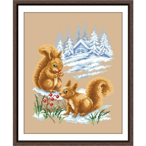 Squirrels with Berries cross stitch kit animal design cotton silk thread 14ct 11ct linen flaxen canvas embroidery DIY needlework