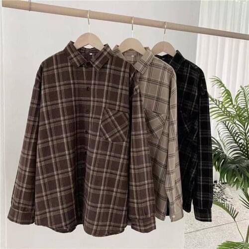 Vintage Women Plaid Shirts Loose Oversize Long Sleeve Button Up Fall Shirt Casual Pocket Female Tops Korean Black Tops 2021