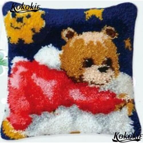 Handmade 3d carpet cross stitch Cushion embroidery yarn latch hook rug kit bear pillow handicraft Crocheting Rug yarn decoration