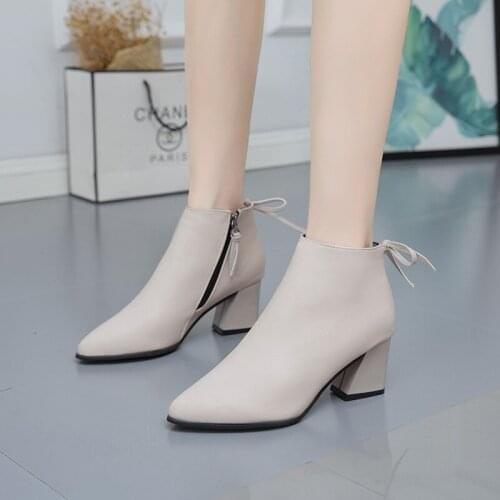 2021 Fashion Pu Womens Shoes Pointed Toe High-top Solid Color White Black Spring and Autumn Fashion Temperament Womens Boots