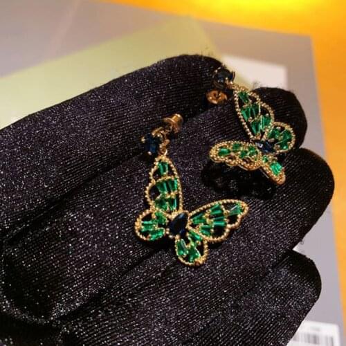 AWANHM Stud Earrings