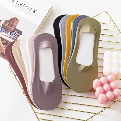 1pair Ice Silk Women Socks Ladies Summer Thin Sock Slippers Silicone Antiskid Ice Silk Socks Seamless Invisible Women Boat Socks