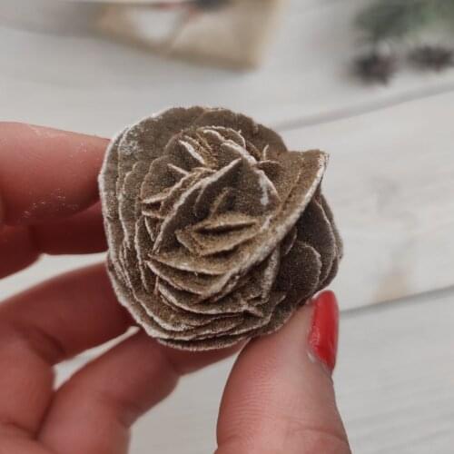 1pcs 30-50g Natural desert rose stone crystal home decoration and valentines day gift stones wholesale