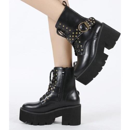 Autumn Winter New Martin Boots Retro Belt Buckle Rivet Thick Bottom Side Zipper Ankle Boots Platform Shoes Black Leather Boots